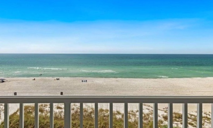Biltmore Beach Condo | Emerald Escape at Mariner West~Gulf Front~100 Steps to Sand~