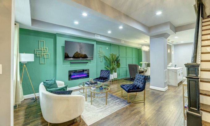 Fairlawn House | Emerald Escape Hilltop Home