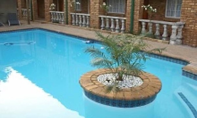 Kempton Park House | Emerald Guesthouse