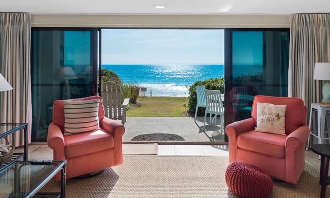 Seagrove Beach Condo | Emerald Hill 9- Gulf Front - Seagrove Beach + Free Attraction Tickets!
