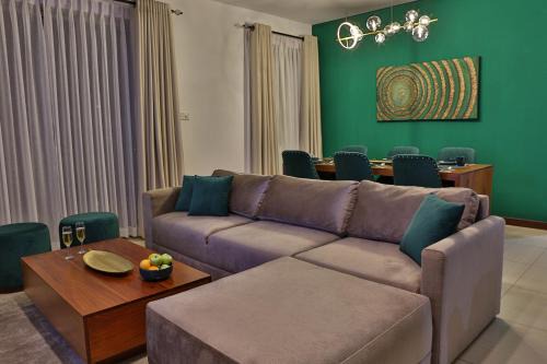 Ibbanwala Apartment | EMERALD@On320