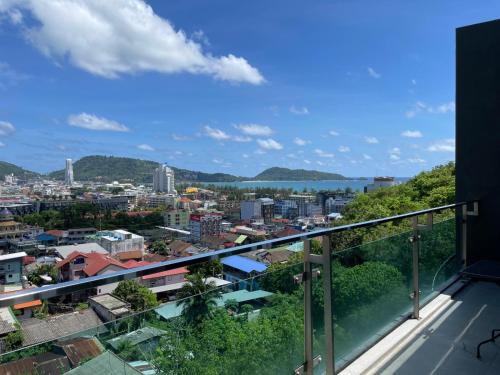 Patong Apartment | Emerald Terrace Resort 2 bedrooms Panoramic Ocean View Top Floor