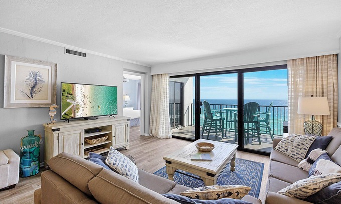 Destin Condo | Emerald Towers 1104 - Gulf Front, Heated Community Pool, Tennis + Fitness!