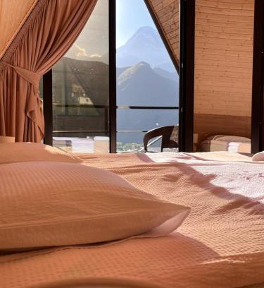 Stepantsminda Villa | EMKA Cottages Kazbegi