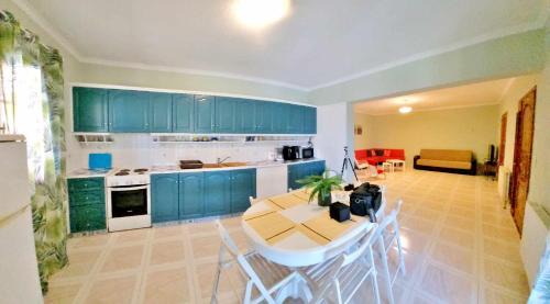 Kefalonia Apartment | Emma's Studios
