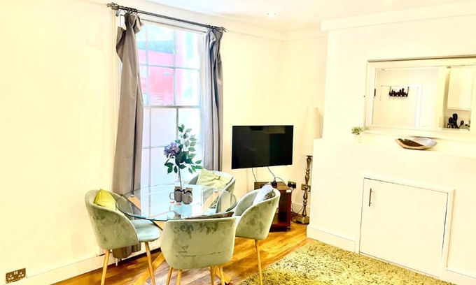 Cambridge City Centre Apartment | EMMANUEL HOUSE - Beautiful 1-Bedroom Apt In Central Cambridge - Historical Building