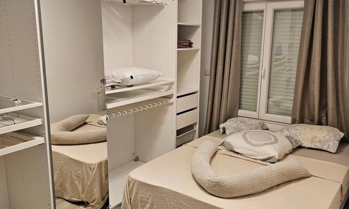 Drancy Bed & Breakfast | EMMANUEL INN