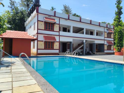 Sulthan Bathery Apartment | Empire Life Pool Villa