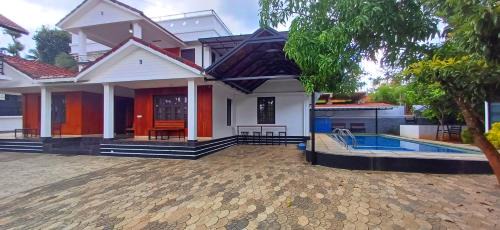 Vayittiri Villa | Empire Pool Villa