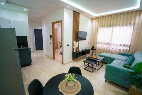 Casablanca Apartment | Emplacement Centrale Stylish & Spacieux Appartement Lumineux Prés De Mcdo et Kfc 2 Mars Au Cœur de Casablanca