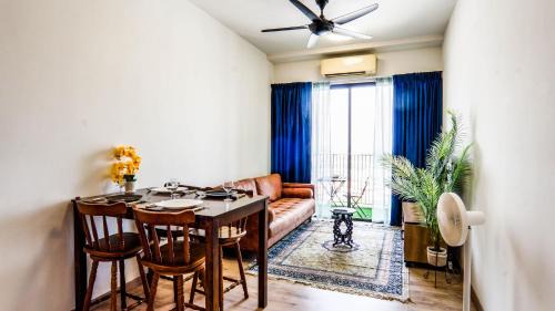 Petaling Jaya Apartment | Emporis SOHO Kota Damansara by Airhost