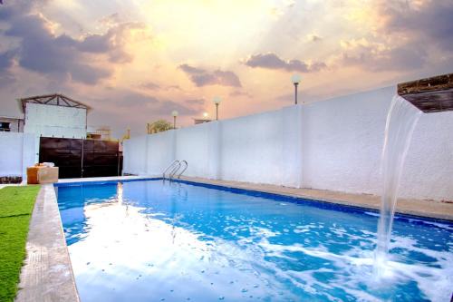 Lonavala House | EMPYREAN STAY ll BRAMHA PALACE ll 6BHK ll PRIVATE POOL ll MALAVALI