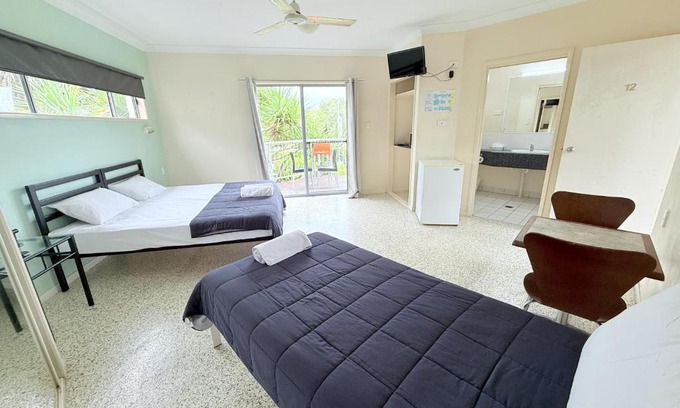 Emu Park Hotel | Emu Park Beach Motel