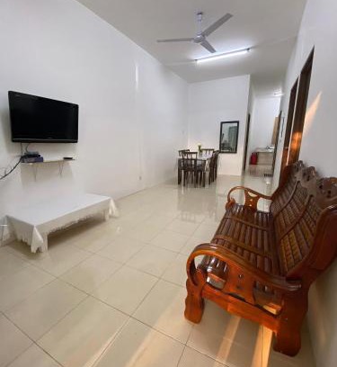 Larut House | EmyNuar Homestay