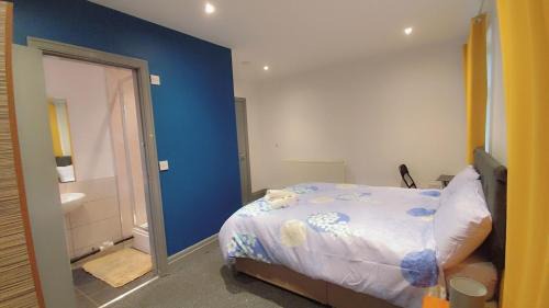 Eccles House | En-suite Double-Bedroom in the Heart of Eccles Manchester BH5 Perfect for Short Stays