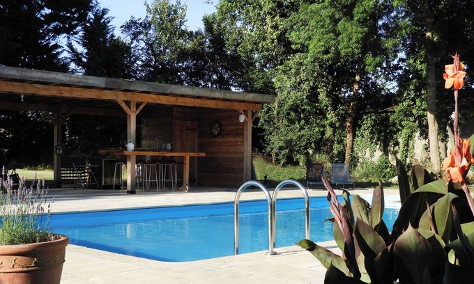 Razac-d'Eymet House | Enchanting 200 year old 2-bedroom gîte with pool, 7 minutes drive to Eymet