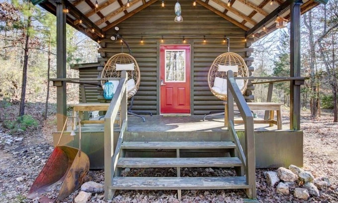 Mount Ida Cabin | Enchanting Crystal Cabin near Lake Ouachita