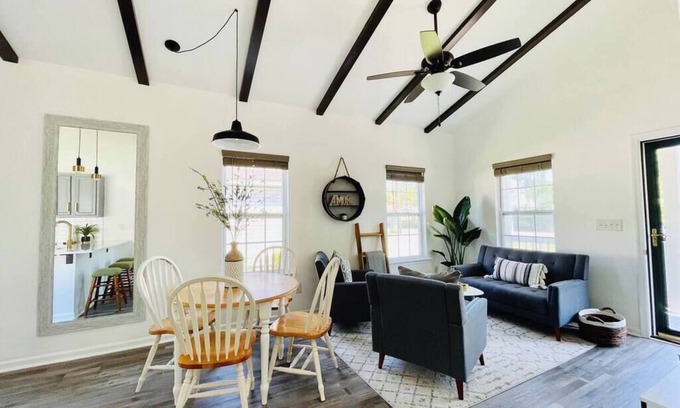 Wilmington Cottage | Enchanting Downtown-ish Cottage in Wilmington, NC