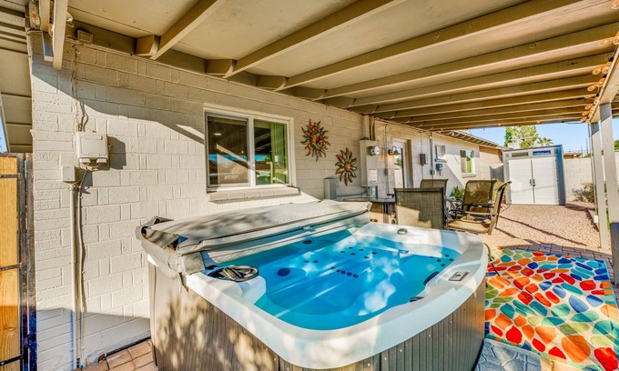 Park Scottsdale One House | Enchanting home with private hot tub, putting green, yard & washer/dryer
