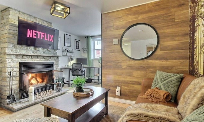 Saint-Sauveur Apartment | Enchanting Loft - Fireplace AC Quebec Downtown