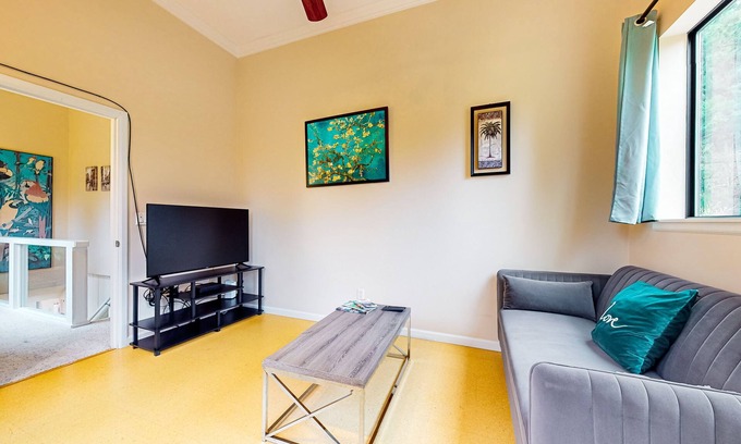 Issaquah Apartment | Enchanting, private nature retreat with generous deck - near trails & parks