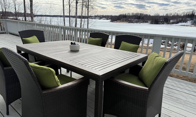 Willow House | Enchanting whole home on Nancy lake with WiFi in Willow Alaska!