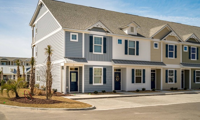 Atlantic Beach House | End Unit Townhome Located in Atlantic Beach, North Carolina