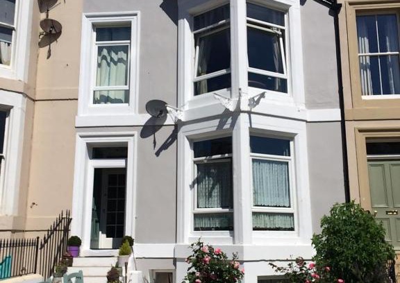 West Cliff Apartment | Endeavour Returns Holiday Apartment