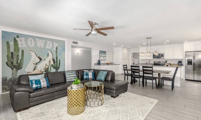 Scottsdale Estates Six House | Endless Elegance-Mins 2 Old Town-Large Groups