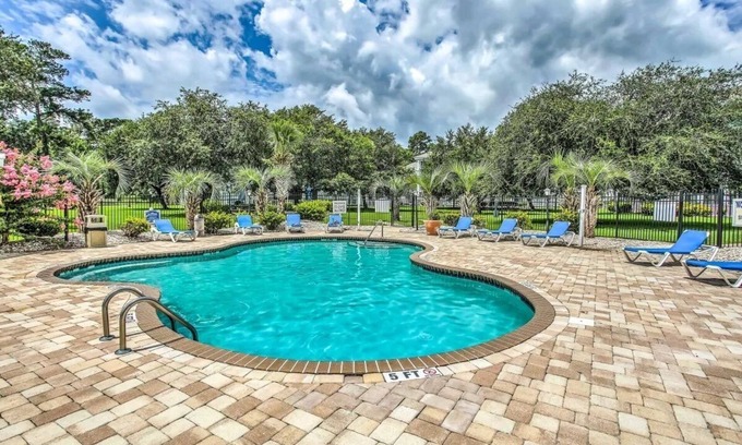 Central Myrtle Beach Condo | Endless Summer Cozy Condo at Magnolia Place - Golf Course Views!