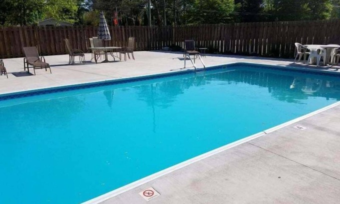 South Haven Condo | Endless Summer- heated pool- close to beach