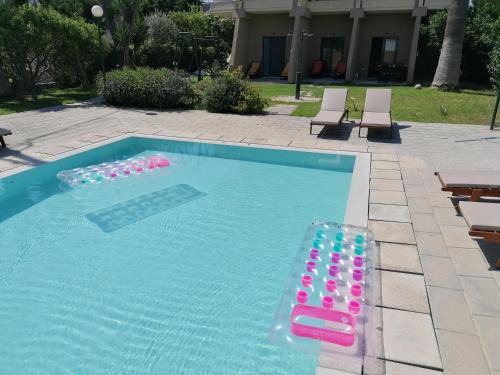 Ixia Apartment | Endless Summer Pool Flat