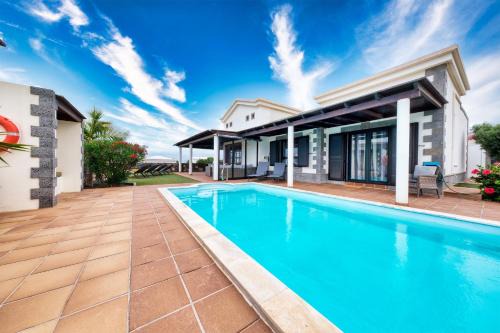 Playa Blanca House | Endless Summer - Private Pool and BBQ by Lanzarote Vacation Homes