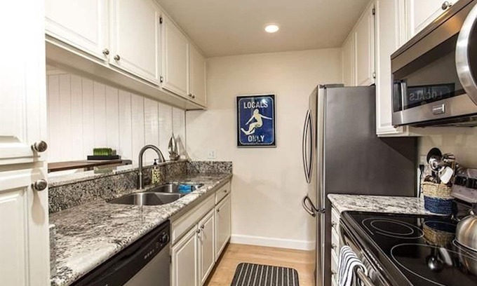 Townsite Condo | Endless Summer - Remodeled Condo on Beach at North Coast Village, Oceanside, CA