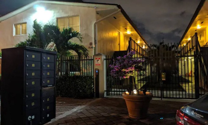 Riverside Park Apartment | Endless Summer Rental 3 Bedroom 2 Bath - Entire Apartment