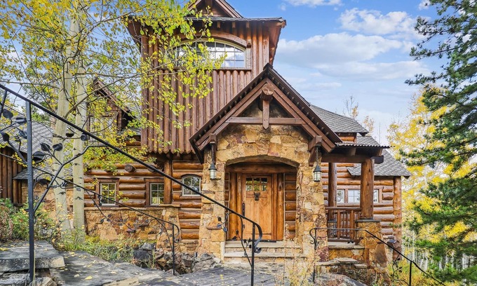 Silverthorne House | Endless Trails Cabin: Secluded Home Right Off the Golf Course!