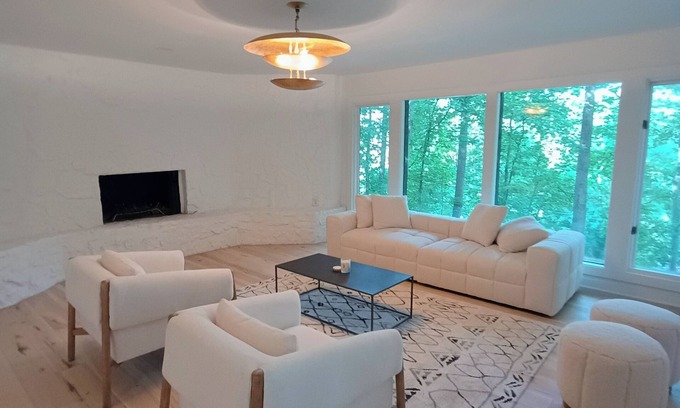 Sandy Springs House | Endless Tranquility and Gorgeous Sunset Views 5 miles From Downtown Atlanta