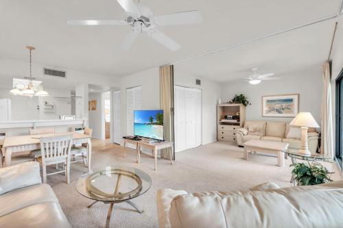 Park Shore House | Enit Unit -Close to Elevator and Pool Views