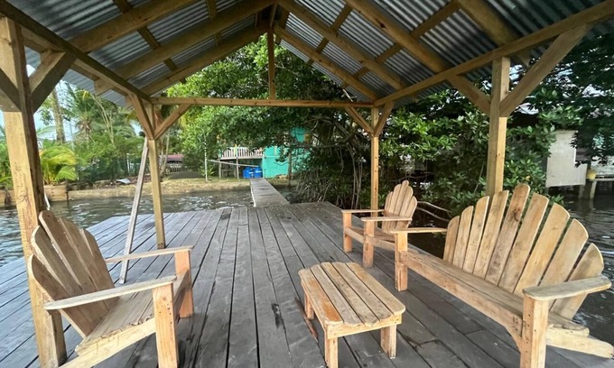 Bocas del Toro Cabin | Enjoy the simple of life! The sound of the wave, beautiful Bay view
