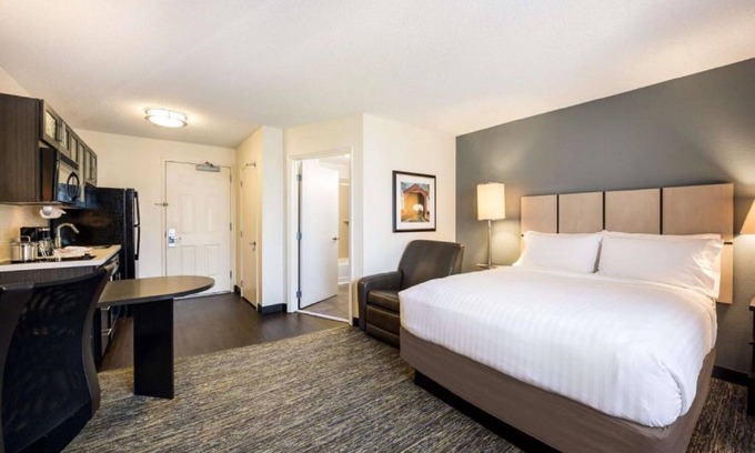 Gwinnett Place Hotel | Enjoy a Hassle-free Stay! Full Kitchen, Onsite Parking, Pets Allowed!