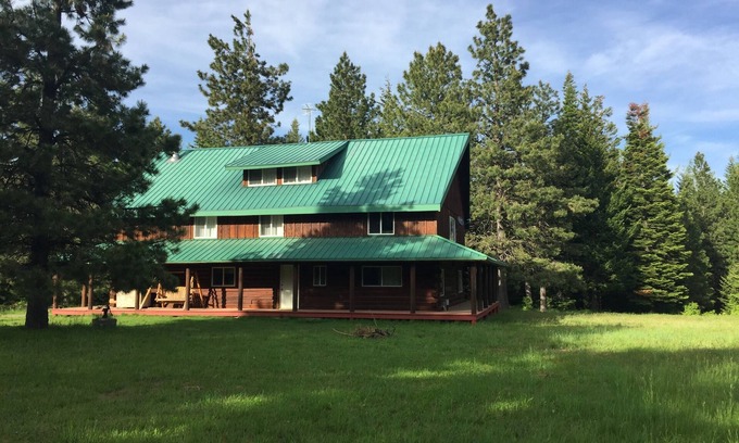 Weston Cabin | Enjoy a mountain getaway!