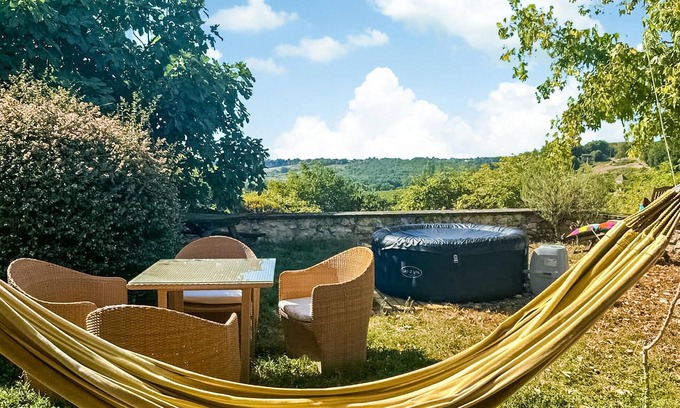 Velines House | Enjoy a wonderful time in this inviting vacation home in an idyllic location.