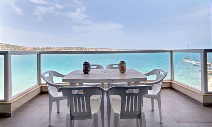 Għadira Apartment | Enjoy Beach Sea Views in a Modern 3 BR APT - 4