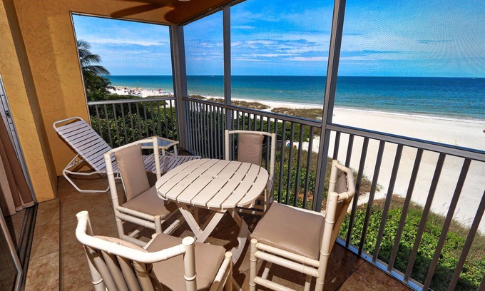 Fort Myers Beach Condo | Enjoy Beautiful Views Of The Gulf Of Mexico on Fort Myers Beach - Vacation Villas 432