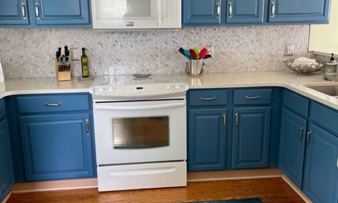 Flora's Bluff Cottage | Enjoy Beautiful fall ocean views from this charming cottage-Bald Head Island