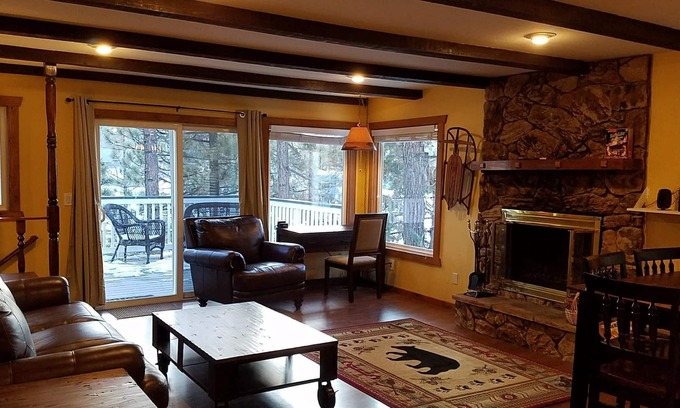 Big Bear Lake Cabin | Enjoy Eagle's Haven! Lake View - Pet Friendly - Walk to Park & Lake - Hot Tub