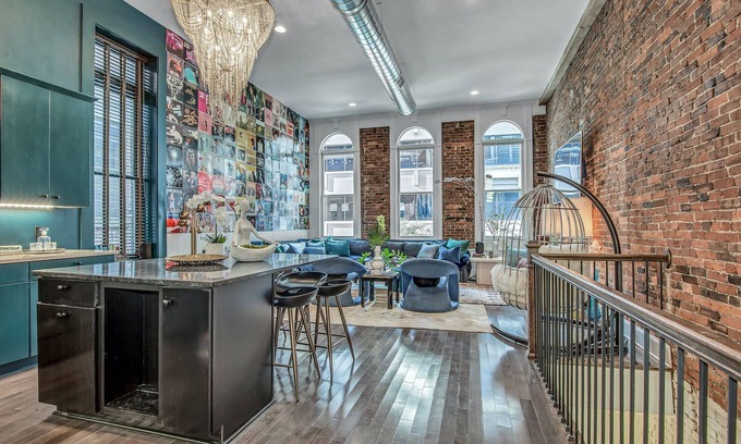 Downtown Nashville Condo | Enjoy extra savings – no rental car needed! Walk to Broadway! Bettye A Loft