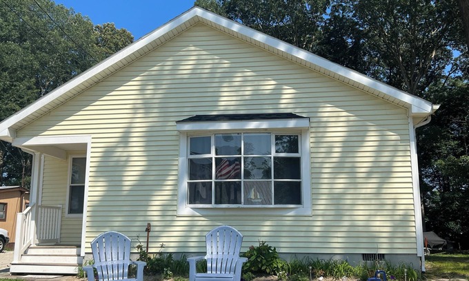 West Beach Cottage | Enjoy fishing, the beach, or nights around the firepit. Minutes to boat ramp.
