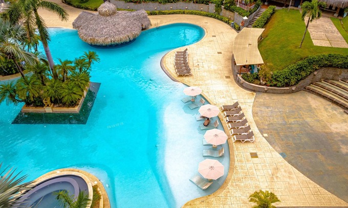 Tamarindo Condo | Enjoy in this poolside condo- Located on the hearth of Tamarindo