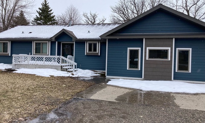 Pelican Rapids Cabin | Enjoy lake life on beautiful Lake Lizzie!